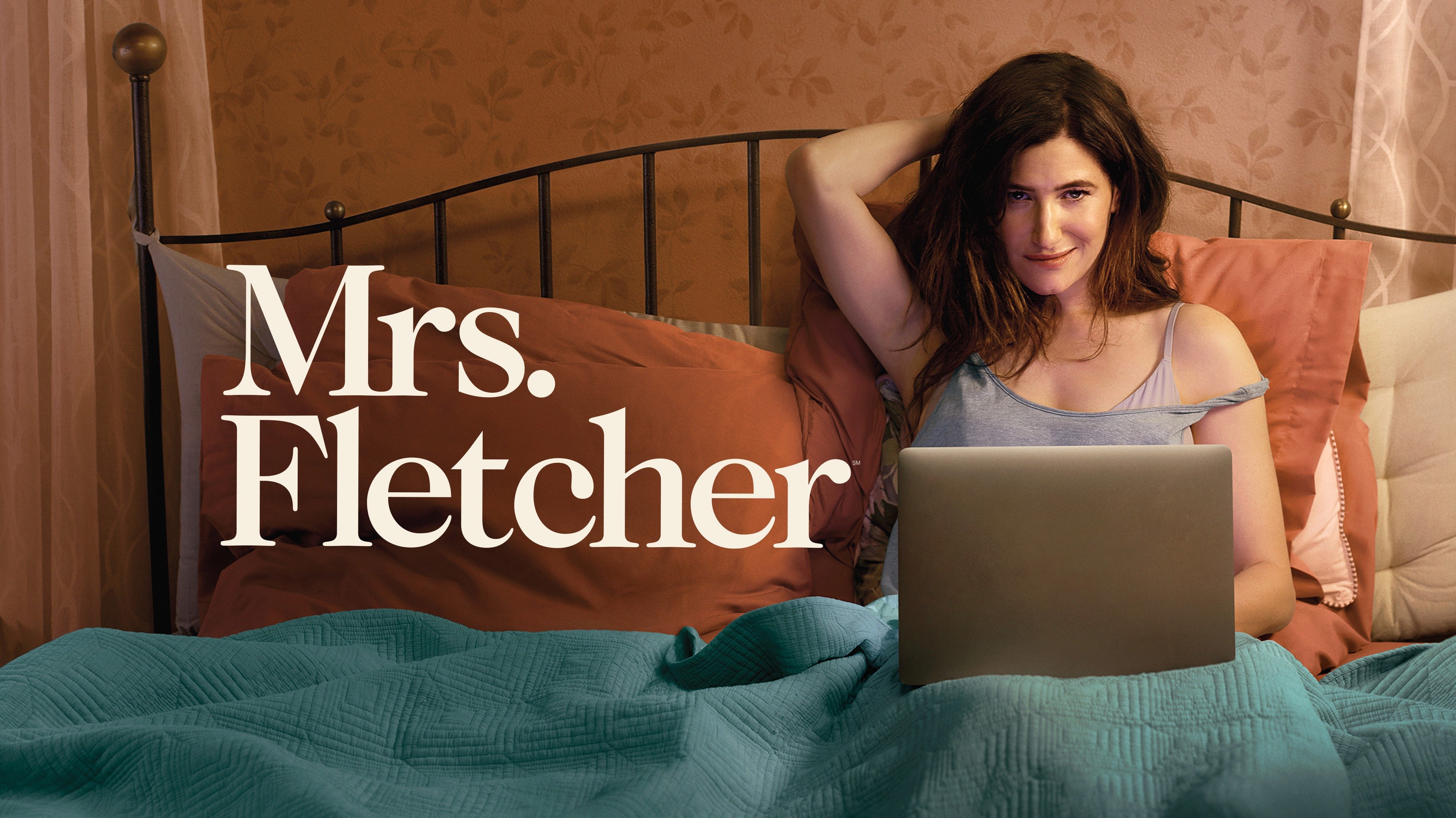 Лейси флетчер вросла в диван. Кэтрин Хан миссис Флетчер. Mrs. Fletcher (2019). Миссис Флетчер афиша.