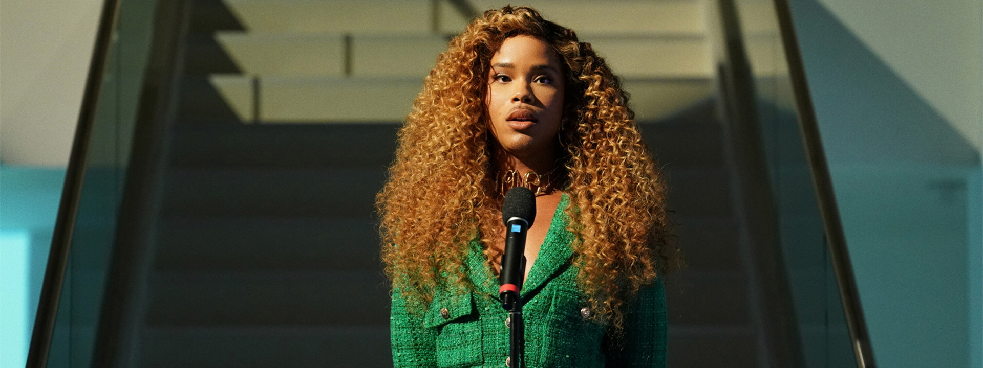 Watch All American: Homecoming Online Season on NEON