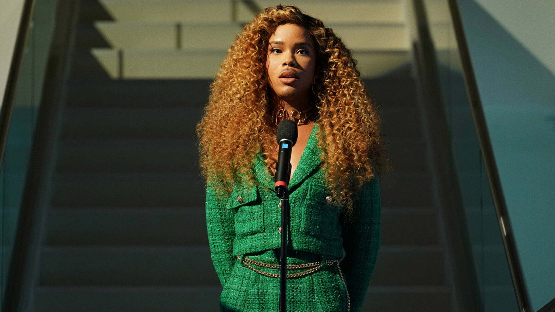 Watch All American: Homecoming Online Season on NEON