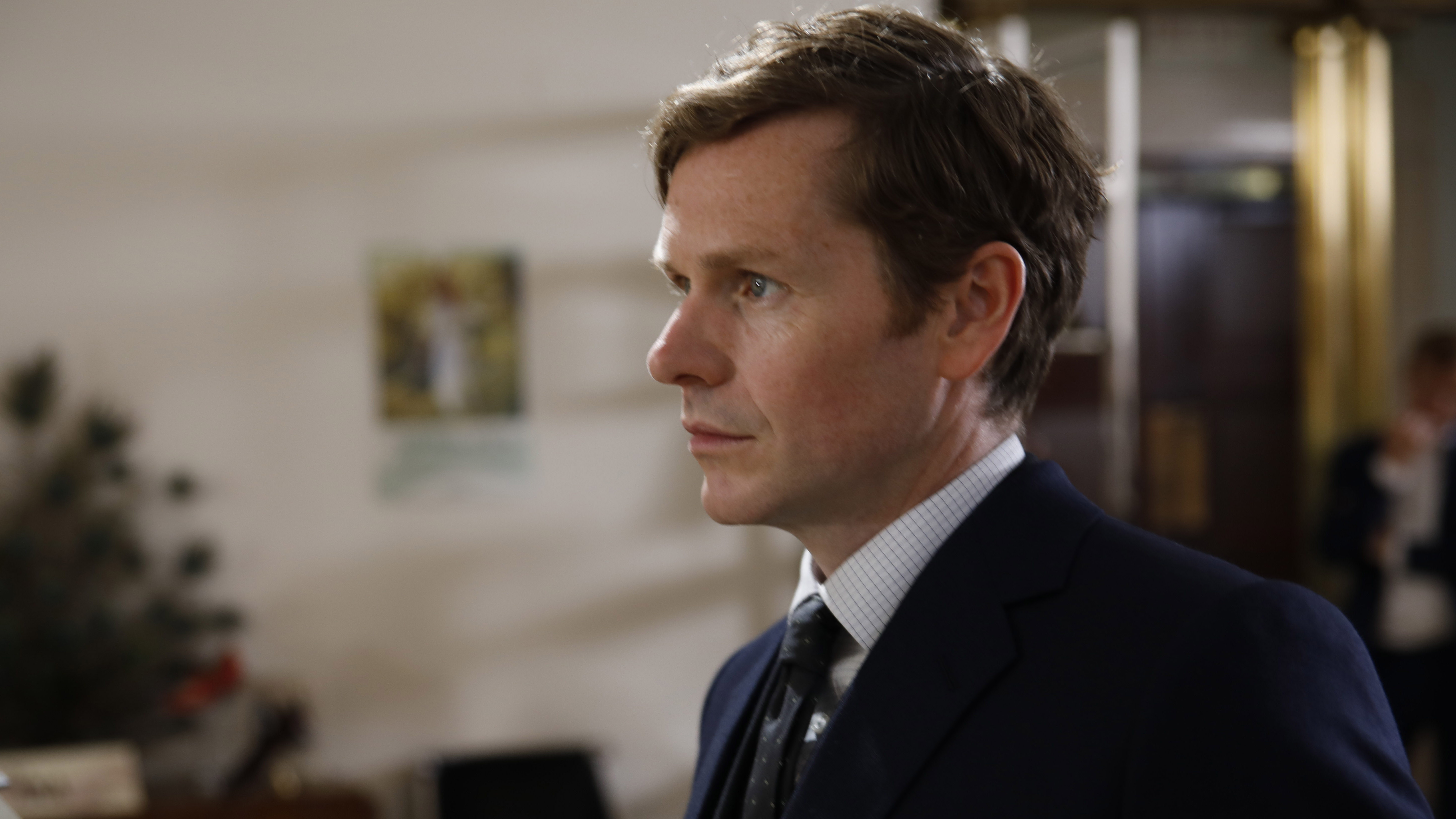 Watch Endeavour Online Season on NEON